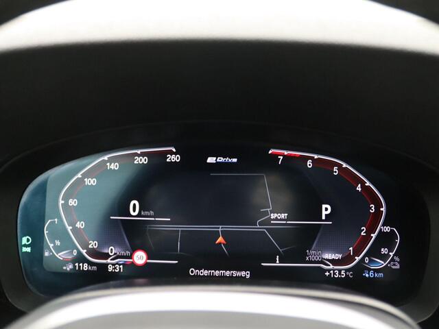 BMW 5-SERIE 545e xDrive High Executive 394PK Aut. M-Sport, Pano-Schuifdak, SOH 90%, M-Sport, Head-Up Display, Stoel-Stuurverwarming, Stoelkoeling, Memorystoel, 360gr. Camera, Keyless
