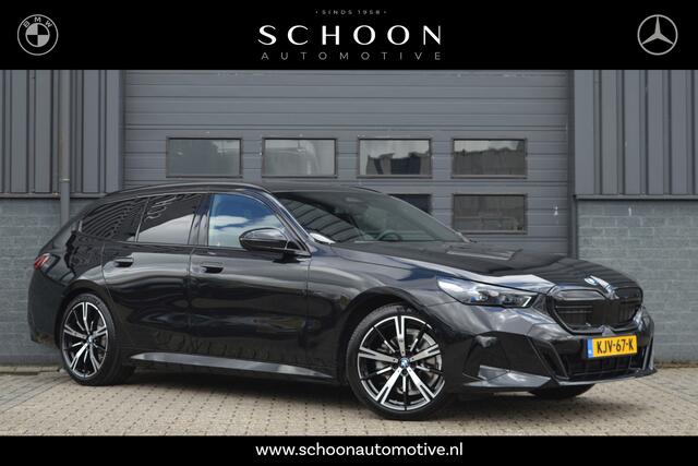 BMW 5-SERIE Touring 520i | M-PAKKET | PANO | ACC | CAM | H&K | TREKHAAK |