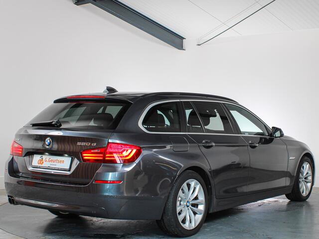 BMW 5-SERIE Touring 520xd High Executive Xenon, Cruise Control, Stoelverwarming, Lederen Bekleding, Trekhaak, Nieuwe APK