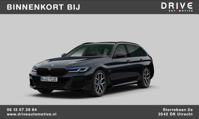 BMW 5-SERIE Touring 530e xDrive High Ex. M-Sport |Pano|M-Seats|HUD|Laser|Trekhaak|19"