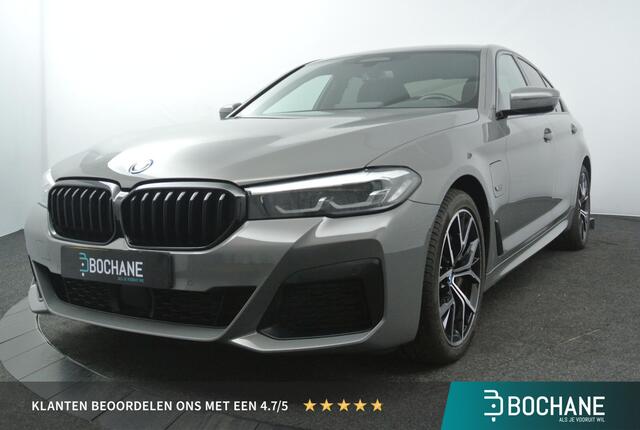 BMW 5-SERIE 545e xDrive M-Sport | Shadow Line | Parking Pack | Sfeerverlichting | Stoel & Stuur Verwarming |