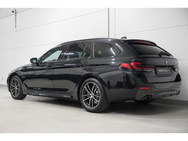 BMW 5-SERIE Touring 530e M-Sport | Panoramadak | CoPilot | Head Up