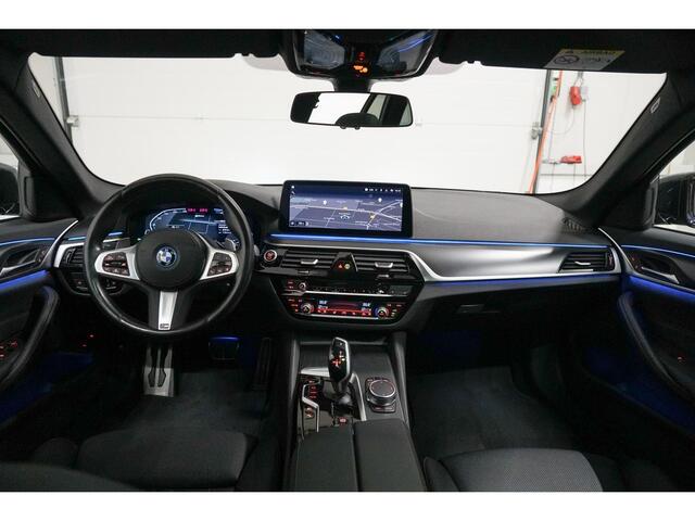 BMW 5-SERIE Touring 530e M-Sport | Panoramadak | CoPilot | Head Up