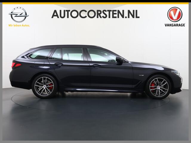 BMW 5-SERIE Touring 530e 292PK Hybrid xDrive M-Sport Leder Elek.Comfort Stoelen+Memory+Verwarmd Shadow Line Live Cockpit Pro Apple Carplay/Android Auto Ecc Business Edition Plus Elek.Achterklep Aero-Pack 4WD AWD Pdc DAB+ Led+High Beam Assist Cruise Control Wifi Deale