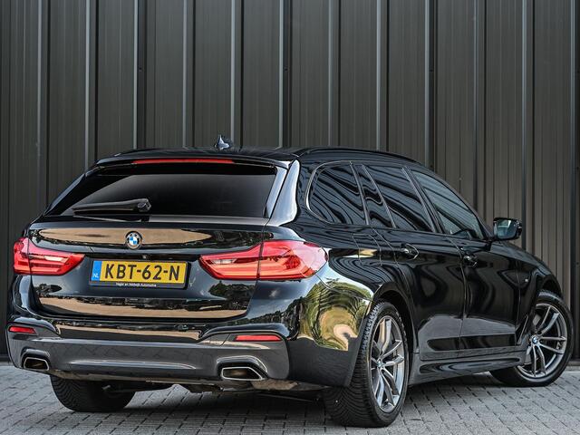 BMW 5-SERIE Touring 530i xDrive High Executive | M-Pakket | Panoramadak | Harman/Kardon | HUD | Active Cruise | 360 Camera | Stuur Verwarming | Ambiance Interieur | Stoelverwarming | Elektr. Verst. Stoel |
