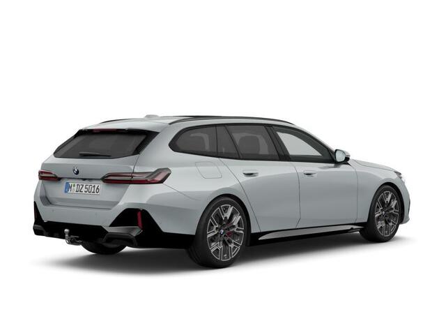 BMW 5-SERIE Touring 520i M Sportpakket Pro | Comfort Pack | Innovation Pack | Travel Pack | Bowers& Wilkins