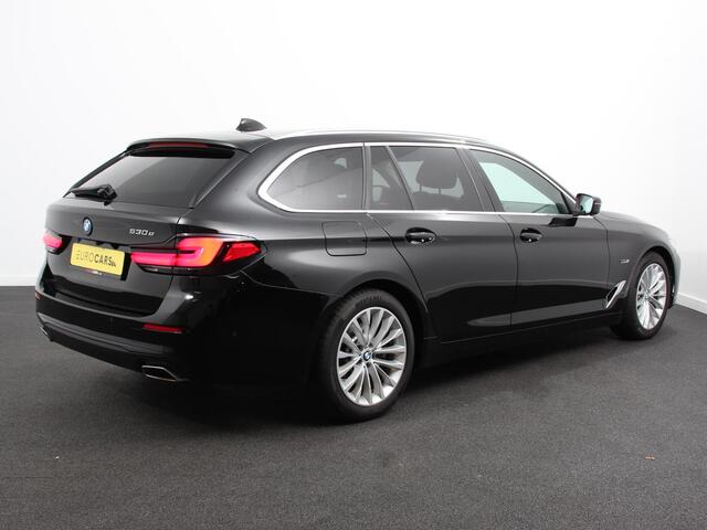 BMW 5-SERIE Touring 530e Business PHEV AUTOMAAT Adaptieve cruise control LED Leder Navigatie Stoelverwarming Achteruitrijcamera Sfeerverlichting Lane assist Climate control Apple Carplay/ Android Auto