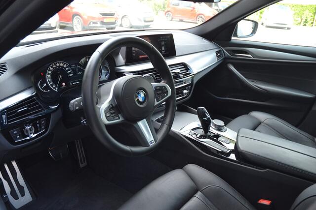 BMW 5-SERIE 520i High Executive M-Sport Schuif/kantel dak | Head up | Memory Seats | stoelverwarming/koeling