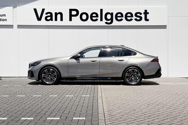 BMW 5-SERIE Sedan 520i | Innovation Pack | M Sport | Travel Pack | Panoramadak |