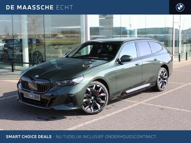 BMW 5-SERIE Touring 530e M Sport Automaat / Panoramadak / Trekhaak / Bowers & Wilkins / M Multifunctionele Stoelen / Adaptieve LED / Parking Assistant Plus / Comfort Access