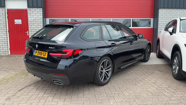 BMW 5-SERIE Touring 520i Business Edition Plus LCI / M-SPORT / LASER / CARPLAY / SHADOW / STOELVERW / CAMERA / NAVI / CLIMA / PDC / NL-AUTO