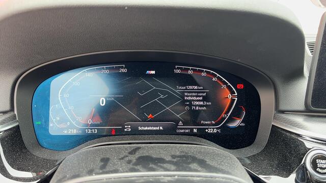 BMW 5-SERIE Touring 520i Business Edition Plus LCI / M-SPORT / LASER / CARPLAY / SHADOW / STOELVERW / CAMERA / NAVI / CLIMA / PDC / NL-AUTO