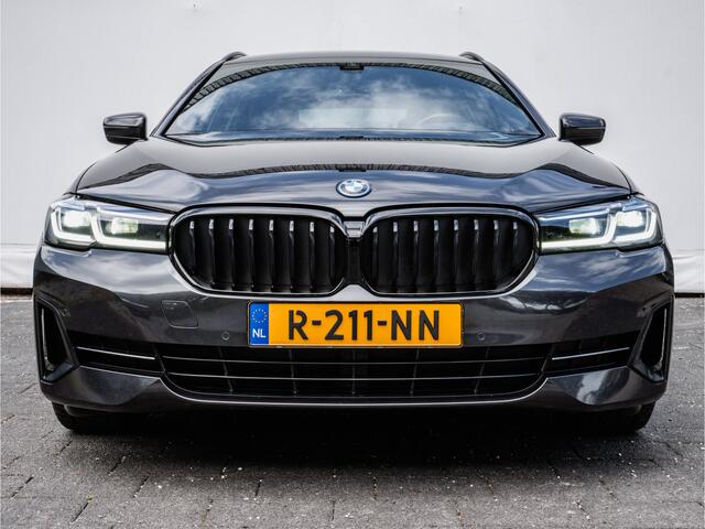 BMW 5-SERIE Touring 530e Business Edition Plus Trekhaak/ Nappa Lederen int./ Stoelverwarming/ Camera/ Laser LED