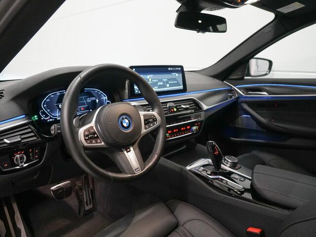 BMW 5-SERIE 530e Touring M-Sport | Panoramadak | CoPilot | Laser | Harman Kardon