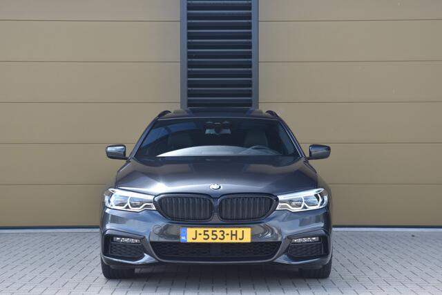 BMW 5-SERIE Touring 520i High Executive Edition * M-Sport * Comfortstoelen * Panoramadak * Head-up * Hifi * Camera * Sfeerverlichting *