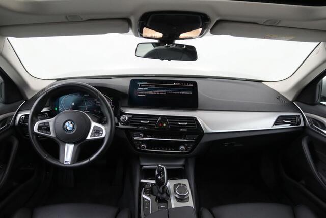 BMW 5-SERIE touring 530e xDrive Pano l 360 Camera l Leder