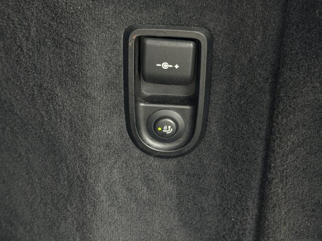 BMW 5-SERIE 520I Executive l Panorama-dak | Elec Trekhaak | 360 Camera |
