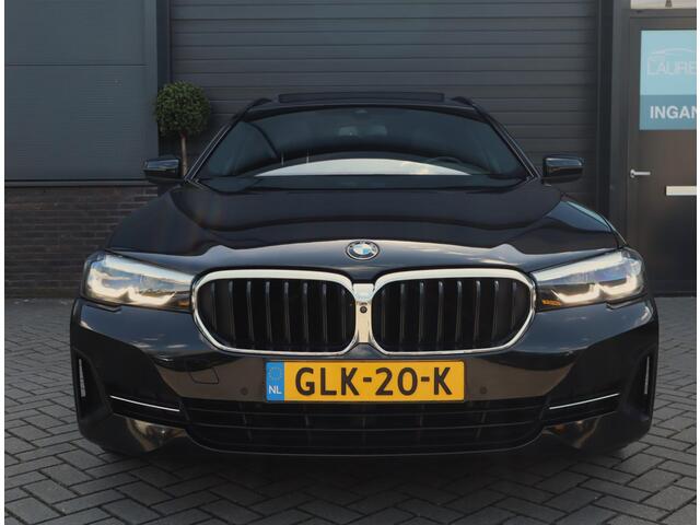 BMW 5-SERIE Touring 530e High Executive | Passagiers Scherm | Pano | Stoelverwarming | Trekhaak