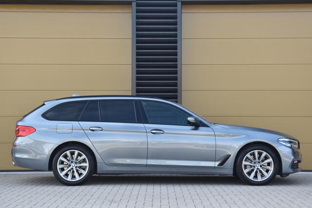 BMW 5-SERIE Touring 530i High Executive * Head-up * Sfeerverlichting * Comfortstoelen * Harman / Kardon * Apple carplay *