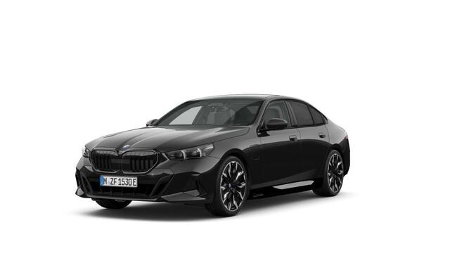 BMW 5-SERIE Sedan 530e | M Sport Pro | Bowers & Wilkins Sound System | Panoramadak | Trekhaak