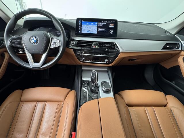 BMW 5-SERIE Touring 530e xDrive Business Edition Plus | Navigatie | Panoramadak | Leder | Stoelverwarming |