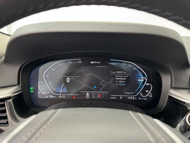 BMW 5-SERIE Touring 530e xDrive Business Edition Plus | Navigatie | Panoramadak | Leder | Stoelverwarming |