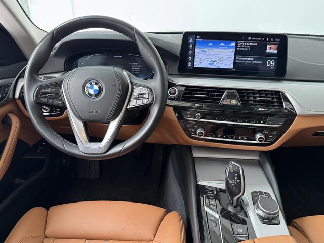 BMW 5-SERIE Touring 530e xDrive Business Edition Plus | Navigatie | Panoramadak | Leder | Stoelverwarming |
