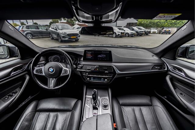 BMW 5-SERIE Touring 520i High Executive | Pano | Stoelventilatie | E-Trekhaak