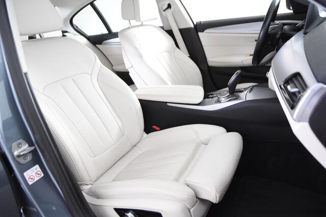 BMW 5-SERIE 520i A Luxury *Navigatie*Schuifdak*Memory*
