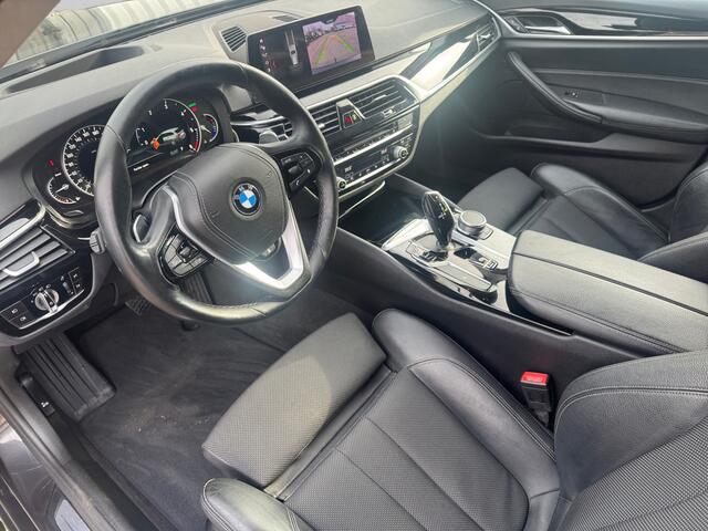 BMW 5-SERIE Touring 525d High Executive Camera, Stoel/verwarming/ventilatie, Elek Trekhaak, Carplay, Android Auto