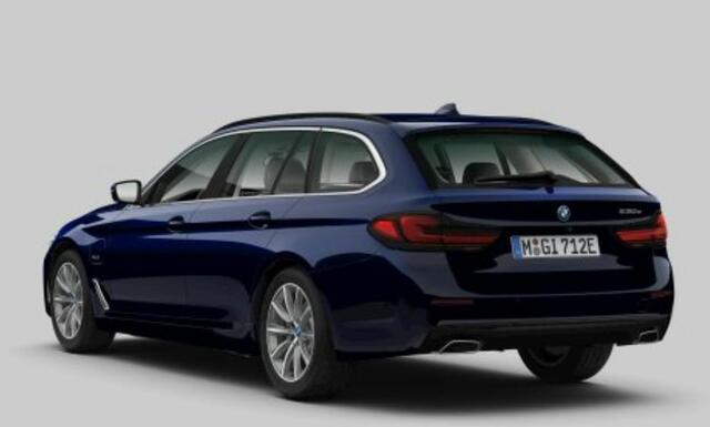 BMW 5-SERIE Touring 530e Business Edition Plus Panoramadak - Head-up - Driving Assistant - Parking Assistant - Laserlight - Comfort Access - 4-zone airco - Sportstoelen - HiFi System
