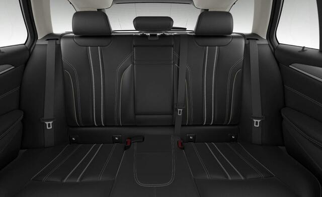 BMW 5-SERIE Touring 530e Business Edition Plus Panoramadak - Head-up - Driving Assistant - Parking Assistant - Laserlight - Comfort Access - 4-zone airco - Sportstoelen - HiFi System