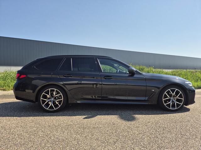BMW 5-SERIE Touring 520d Business Edition Plus M/ Panorama dak