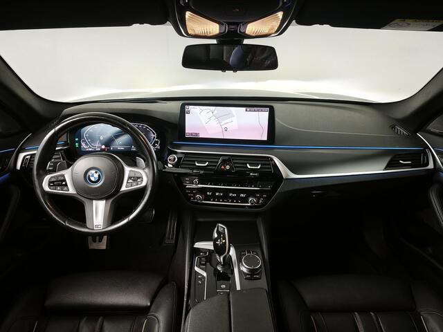 BMW 5-SERIE 530e xDrive High Executive | M-Sport | Schuif-/kanteldak | Harman / Kardon | Driving Assistant Professional |