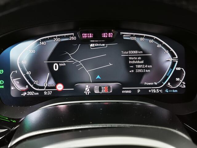BMW 5-SERIE 530e xDrive High Executive | M-Sport | Schuif-/kanteldak | Harman / Kardon | Driving Assistant Professional |