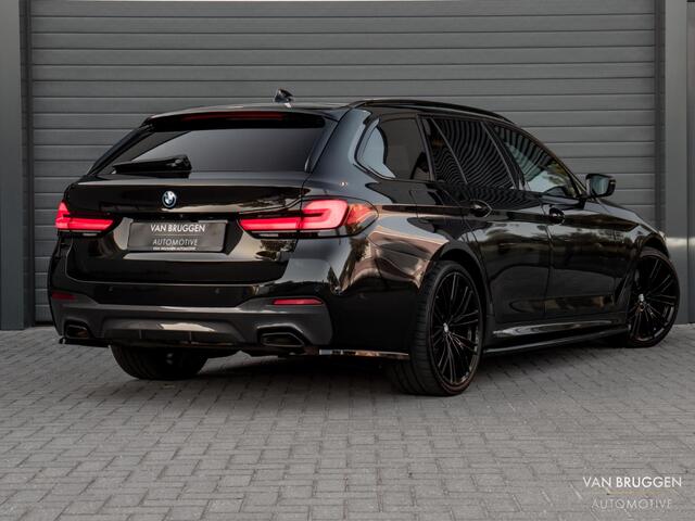 BMW 5-SERIE Touring 530e M-Sport Pano Laser HK-Audio 20" Head-Up Leer Sfeer Keyless