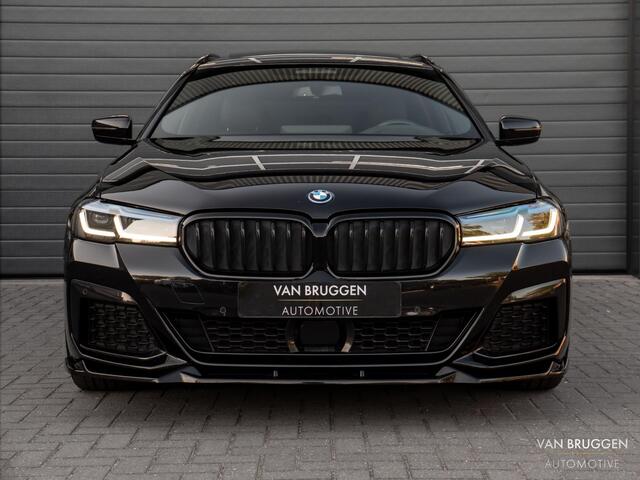 BMW 5-SERIE Touring 530e M-Sport Pano Laser HK-Audio 20" Head-Up Leer Sfeer Keyless
