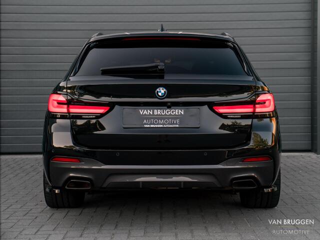 BMW 5-SERIE Touring 530e M-Sport Pano Laser HK-Audio 20" Head-Up Leer Sfeer Keyless