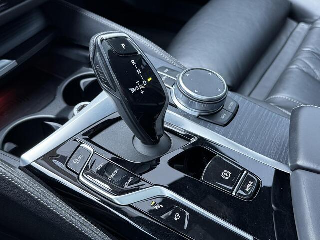 BMW 5-SERIE Touring 530i High Executive Edition | M sport | 252 PK | Pano | Trekhaak | Nappa leder