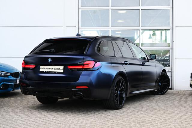 BMW 5-SERIE Touring 530e Executive M Sport Automaat / Trekhaak / Panoramadak / Comfortstoelen / Stoelventilatie / Comfort Access / Laserlight / Head-Up / Harman Kardon / Parking Assistant Plus