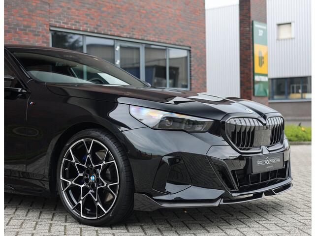BMW 5-SERIE Touring 550e xDrive | M Performance - Pano - B&W