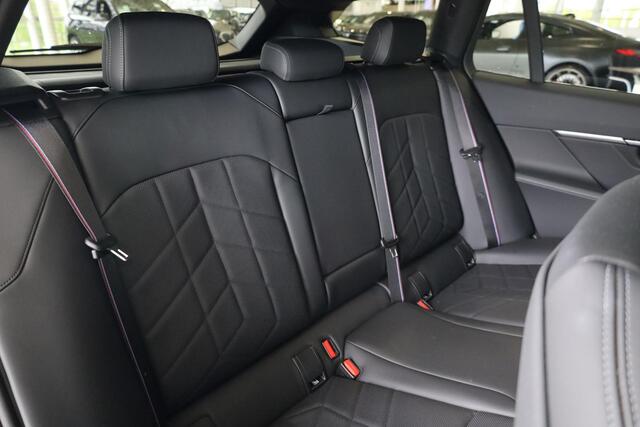 BMW 5-SERIE Touring 530e M Sportpakket Pro | Panoramadak | Elektr. Trekhaak | Stuurwielverwarming