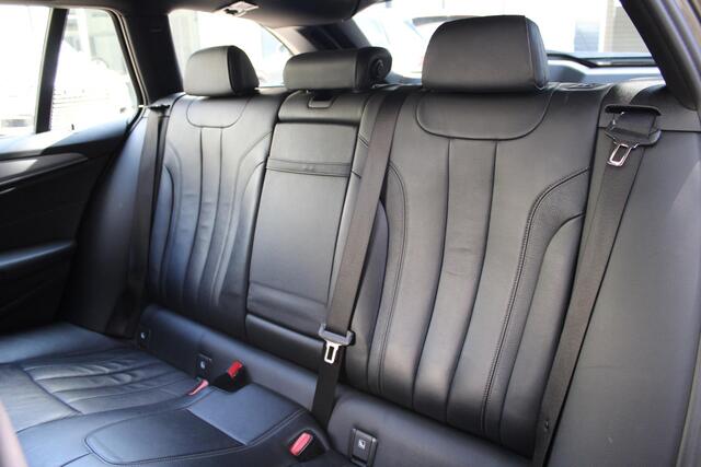 BMW 5-SERIE Touring 520d High Executive | Panorama | Head-up | Leder | Trekhaak