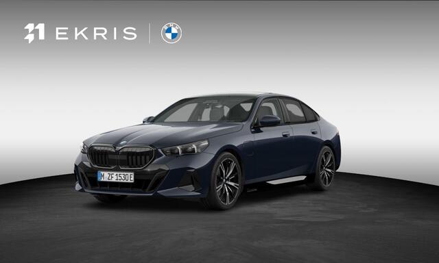 BMW 5-SERIE Sedan 530e | M Sportpakket Pro | Panoramadak | Driving Assistant Plus | Stoelverwarming | Stoelventilatie | Trekhaak