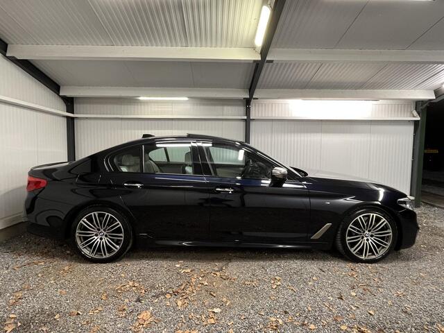 BMW 5-SERIE M550i xDrive High Exe 2017 VOLL OPTIES*NP ¤153.000,- 2e EIG*DEALER O.H..