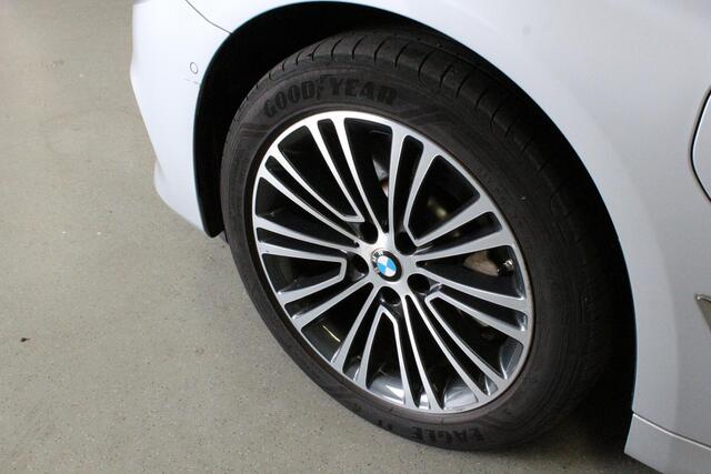 BMW 5-SERIE 530e iPerformance eDrive Edition | HARMAN/KARDON | SFEER | CARPLAY | 18'LMV | DAB | NAVIGATIE | CAMERA | LED |