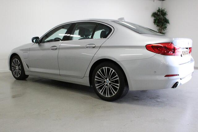 BMW 5-SERIE 530e iPerformance eDrive Edition | HARMAN/KARDON | SFEER | CARPLAY | 18'LMV | DAB | NAVIGATIE | CAMERA | LED |