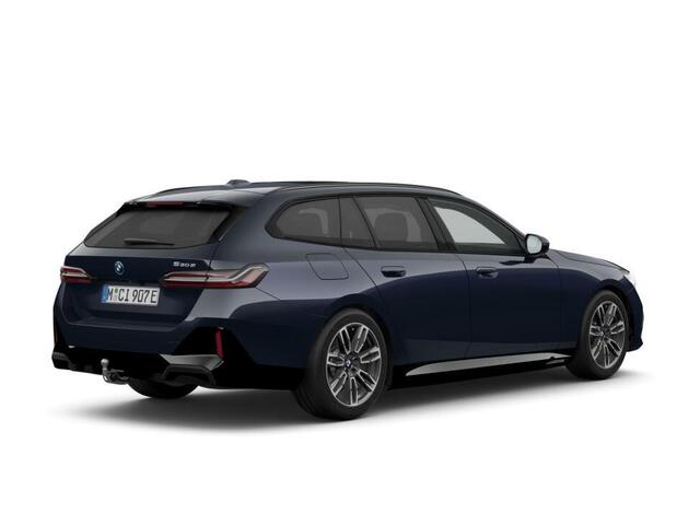 BMW 5-SERIE Touring 530e M Sport Edition Innovation Pack | Travel Pack |