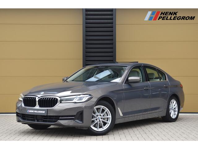 BMW 5-SERIE 530e High Executive * Comfortstoelen * Glazendak * Adaptive LED * Comforttoegang *