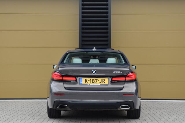 BMW 5-SERIE 530e High Executive * Comfortstoelen * Glazendak * Adaptive LED * Comforttoegang *